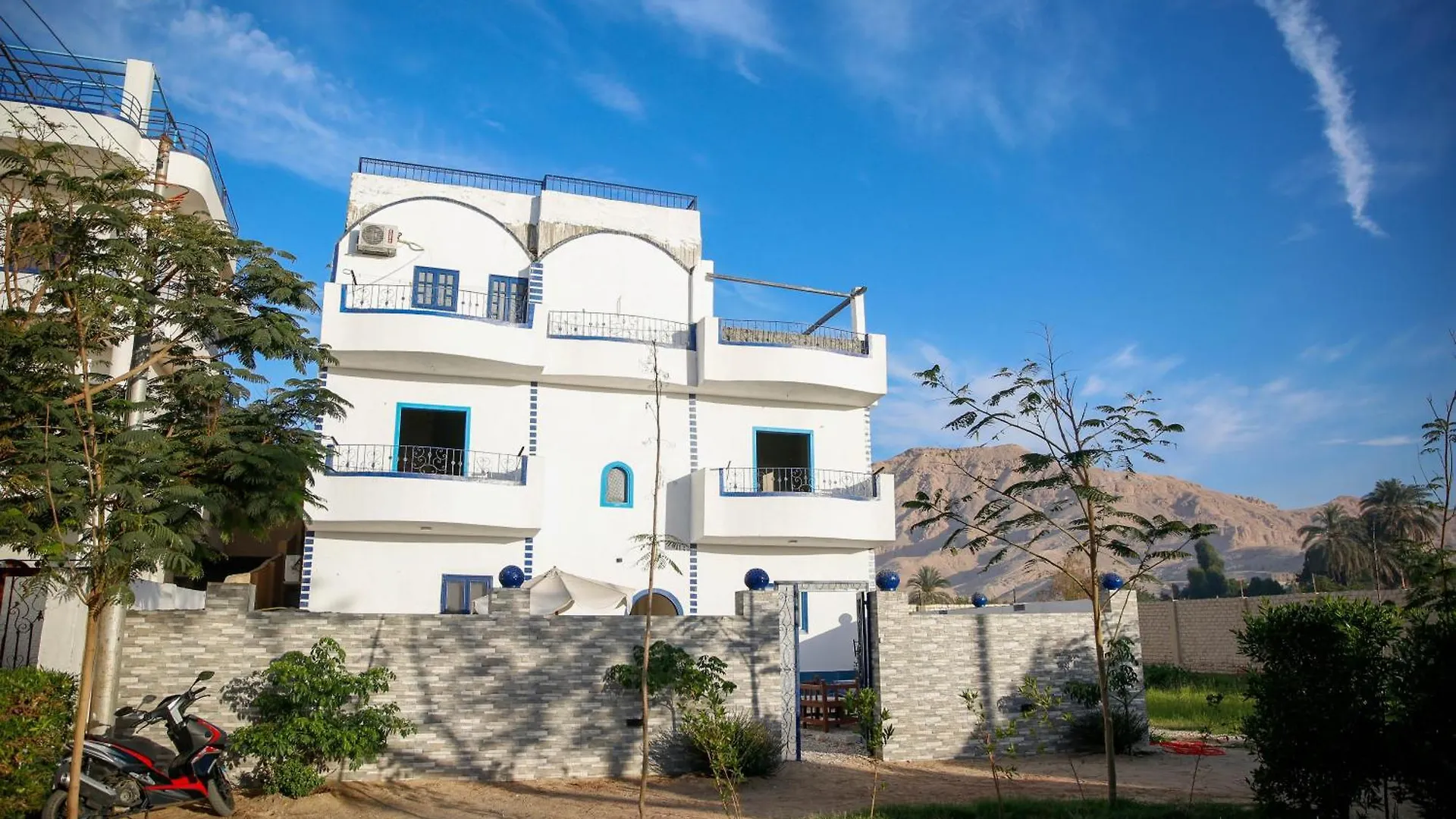 Sharqotel Λούξορ