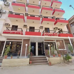 Merry Land & Roof Nile Restaurant Luxor